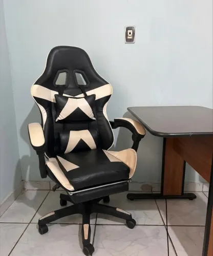 Cadeira gamer com mesa