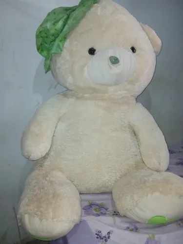 Vende-se urso de pelúcia gigante. Ótimo estado