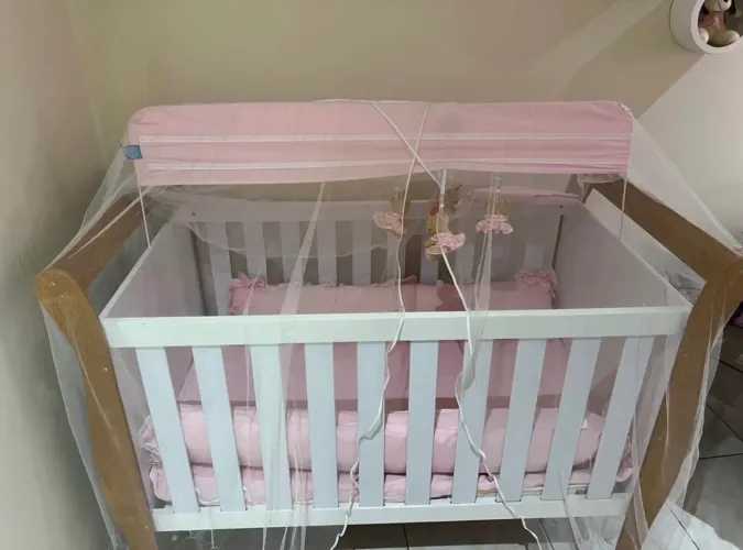 Berço com colchão e kit berço
