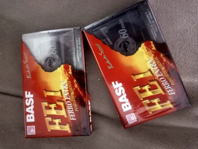 02 Fitas BASF, Ferro extra, lacradas