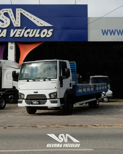 Ford Cargo 816 - Ano: 2015 - Carroceria