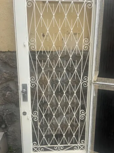 Porta de ferro design anos 80/90