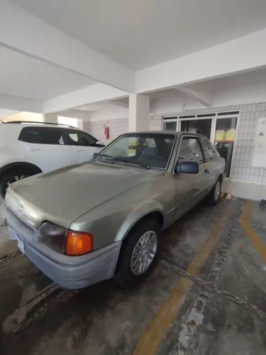 Ford Escort GL 1.6i / 1.6 (álcool) 1987
