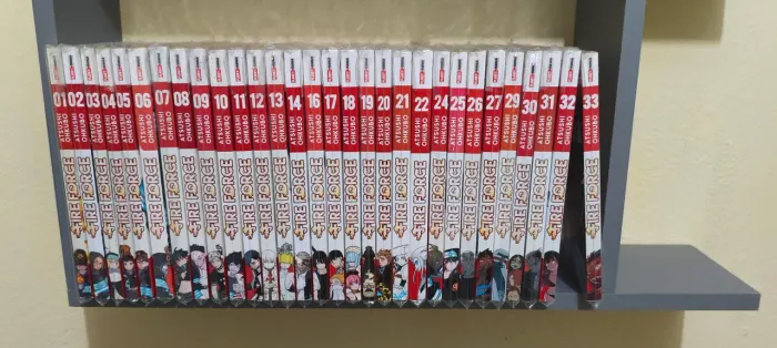 Coleção mangás Fire force incompleta (descrição)