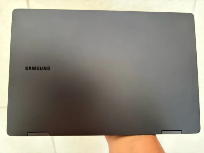 Samsung galaxy book3 360 Intel i5 13 geração e tela Amoled.