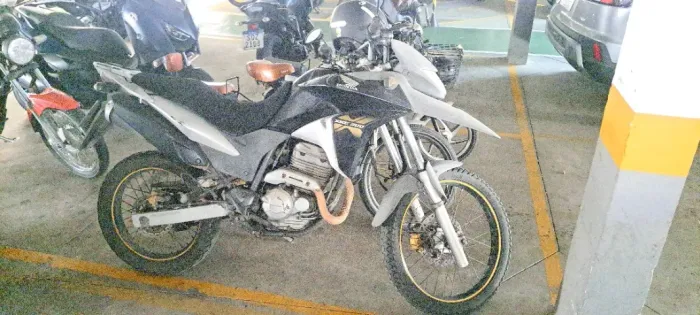 Xre ( so to vendendo pq to saindo do Rio)