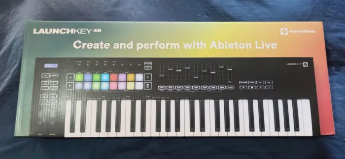 CONTROLADOR NOVATION MK3 49 