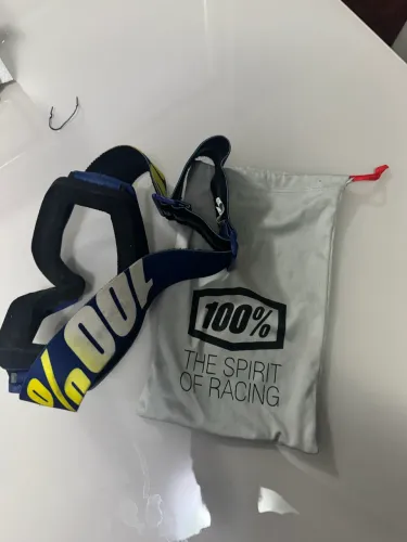 Óculos 100%