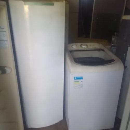 Geladeira e maquina de lavar roupa 12kg