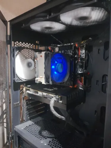 Kit xeon com Gabinete Montech com 6 fans rgb