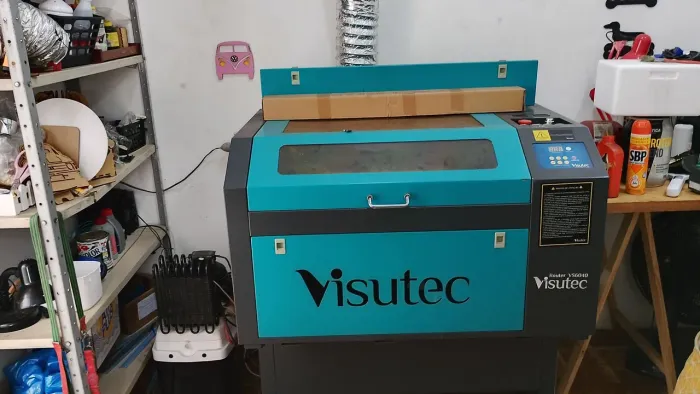 Máquina de corte e gravação a laser visutec 6040 60w + chiller + ventilador (completa)