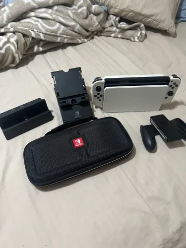VENDO NINTENDO SWITCH OLED