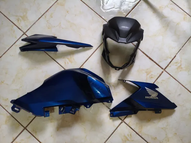 Kit original da Carenagem Lateral Direita