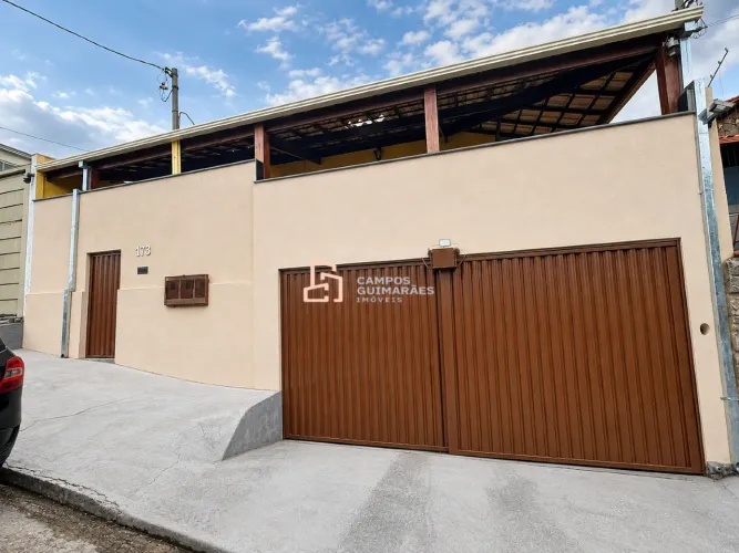 Casa 3 quartos com 2 vagas e vista definitiva para a serra do rola-moça