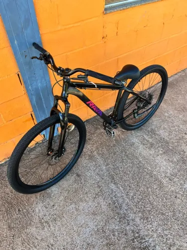 BIKE RAVA ARO 29 - FREIO HIDRÁULICO MT200 - 9 VELOCIDADES