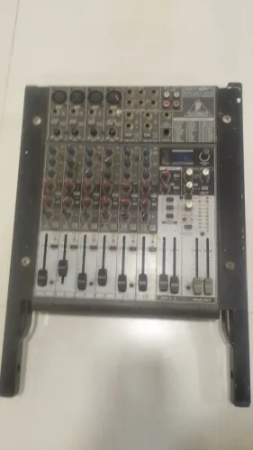 Mesa de som Behringer XenyX1204Fx