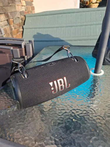 JBL Xtreme 3 usada (2 anos de uso)