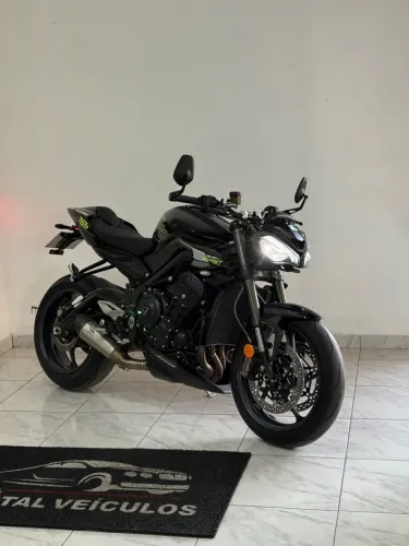 Triumph Street Triple 765 Zero km