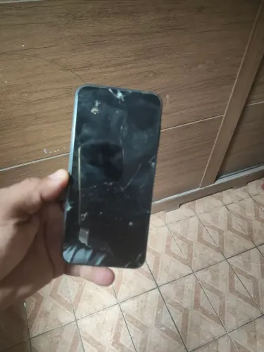 Celular A15 funcionando, porém a tela está quebrada
