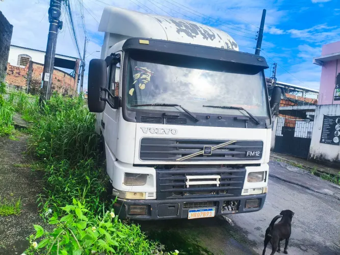 Vende se este caminhão Volvo Fm12 todo original aceita caminhão trucado 
