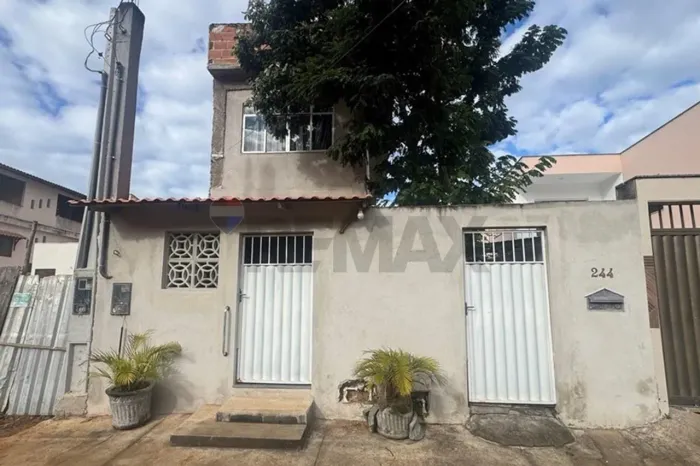Casa com 2 Moradias Independentes à Venda em Cantagalo, Anchieta/ES Excelente Oportunidad