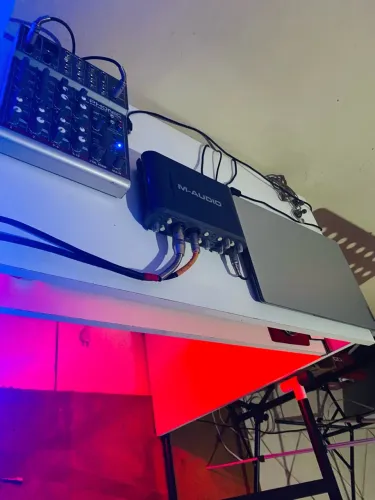 Mesa de som Phonic AM105FX