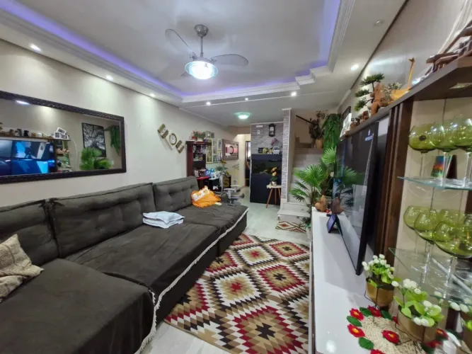 Casa à venda em Barueri com piscina e quarto c/ suíte - WhatsApp
