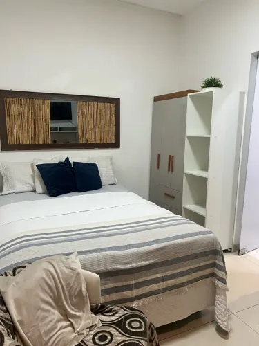 Alugo quarto suite mobiliado no centro