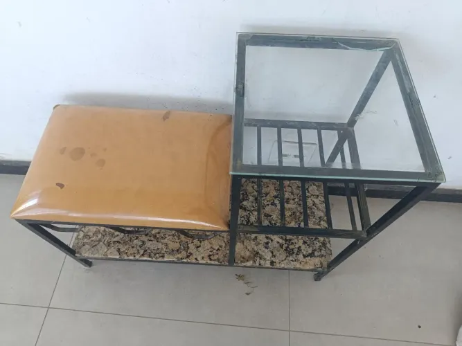 Mesa em ferro e marmore