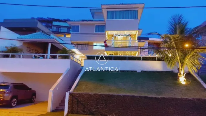 Atlântica Imóveis tem excelente Casa à Venda no Condomínio Garden Hill, Lagoa, Macaé/RJ