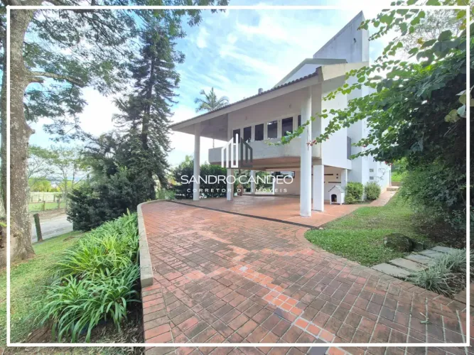 Casa para venda com 410 m², com 4 quartos, 2 suítes, piscina em Mina Brasil - Criciúma - S