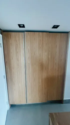 Armário de cozinha em MDF largura1,8 X altura 2,4 X profundidade 0,4 metros