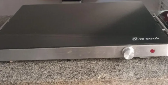 Vendo mesa térmica esquenta muito perfeito 
