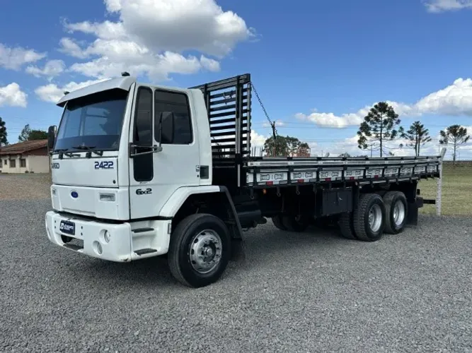Ford Cargo 2422 ano 2005 carroceria - filé  N 23220 1620 24220 2428 24250 ATEGO CONSTELATI