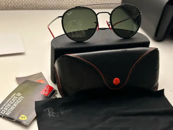 ÓCULOS RAY BAN FERRARI