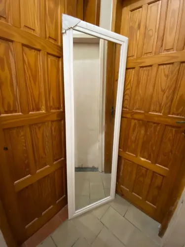 Vendo espelho com moldura medindo 1.70. (nunca usado ) aceito cartão 