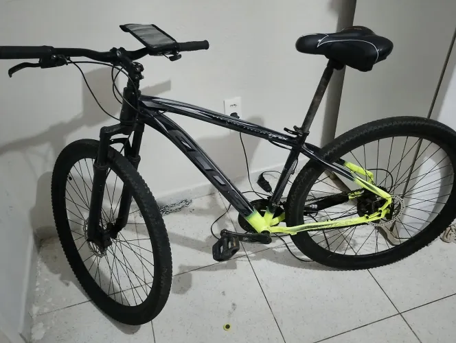 Bicicleta aro 29 bem conservada valor 400 reais