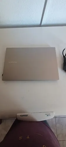 Sansung Book x30 memória 8gb,HD 240,INTEL CORE I5.
