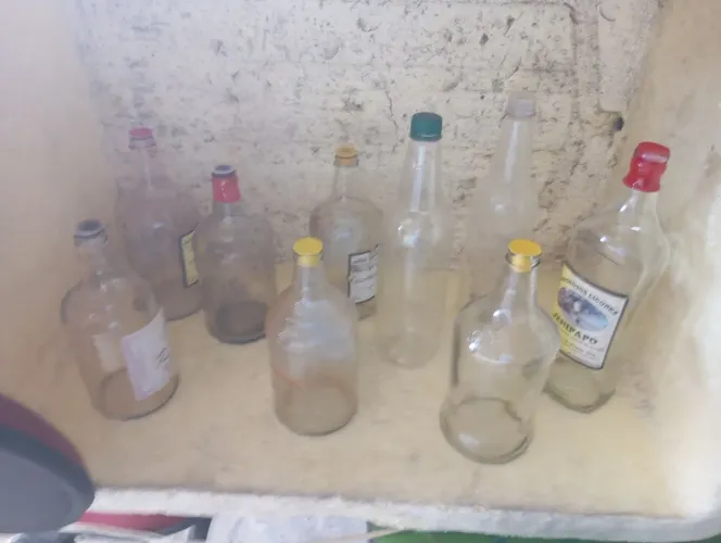 Garrafas vidro 7. Plásticas 3