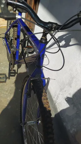 Bicicleta semi nova 