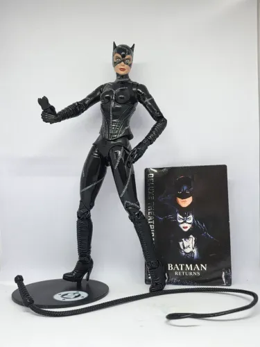 Dc McFarlane mulher gato