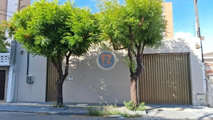 Locação de Casas / Alto Padrão na cidade de Fortaleza