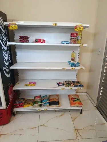 Vendo prateleira semi nova