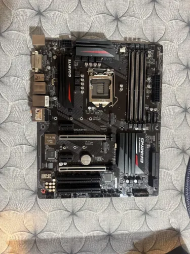 Placa mãe Gigabyte