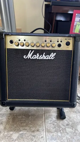 Amplificador de guitarra Marshall MG15FX