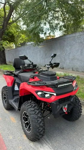 Quadriciclo Hummer vermelho 300 2026