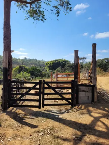 Sitio em Desterro de Entre Rios MG 2 hectares 20 mil metros 220 mil