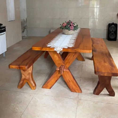 Vende sim mesas rústica cada metro é 1000 interessado chama no WhatsApp *