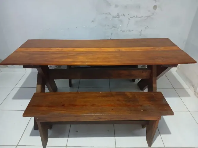 Mesa rústica medida 1,70x64,5 m bancos 1,19x0,29 , 1,29x0,29 altura mesa 0,73m