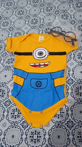 Roupinha temática Minions 